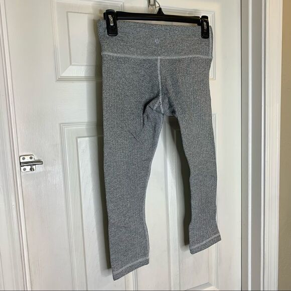 Lululemon Herringbone Ghost crop legging Size 6 - Picture 5 of 8
